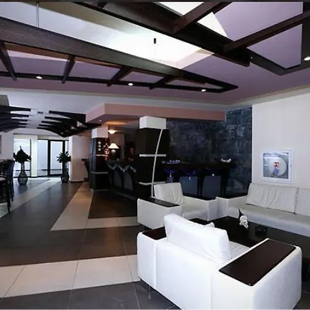 Belvedere Club H 305 * Banszko