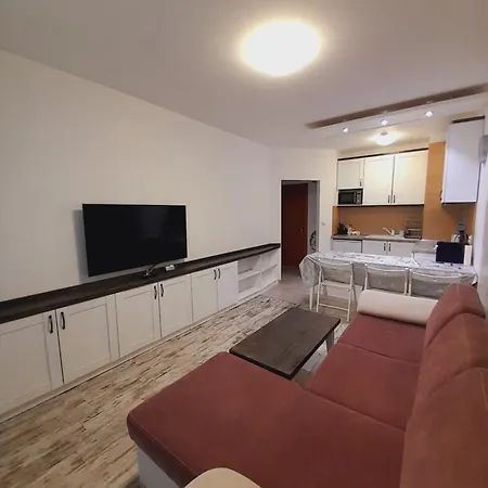 Belvedere Club H 305 Apartman *