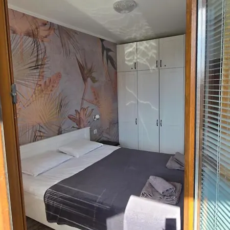 Belvedere Club H 305 Apartman