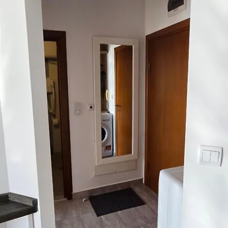 Belvedere Club H 305 Apartman *